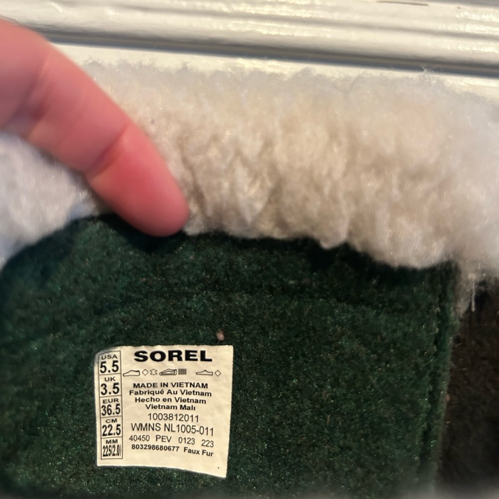 Sorel Black and Cream Winter Boots - Picture 4 of 5